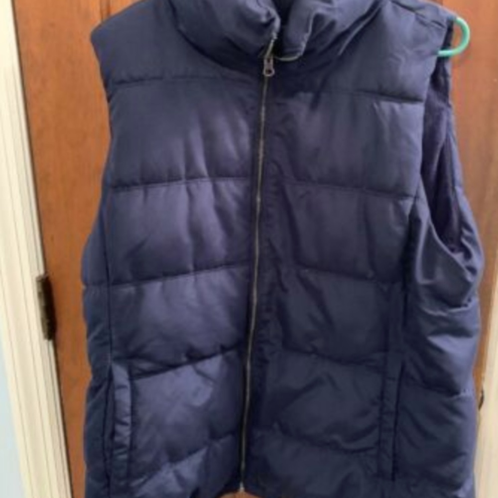 Old Navy Puffer Vest Size XL In Navy Blue